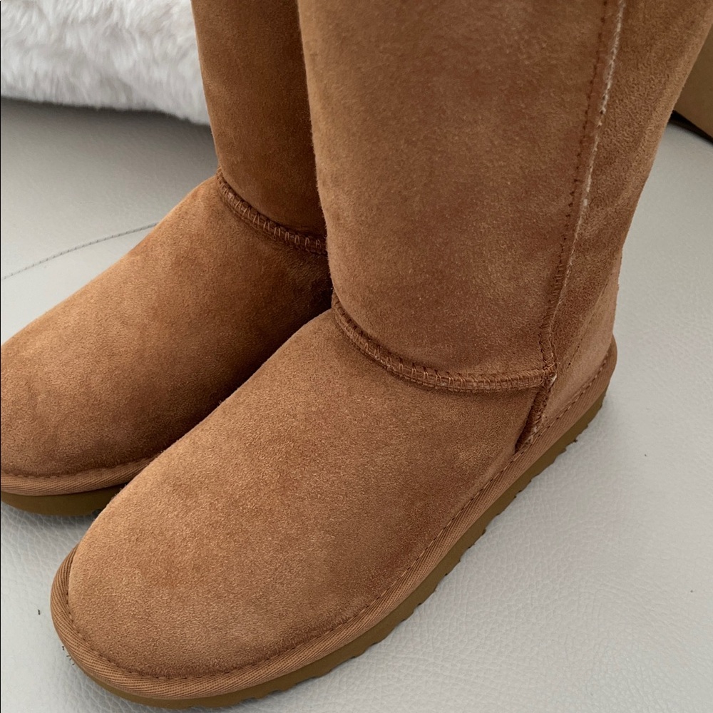 NWT - UGG Classic Tall II Boots - Chestnut🤎 - Picture 9 of 9